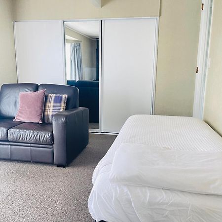Cozy 1Br Stay In Taupo Central Екстер'єр фото